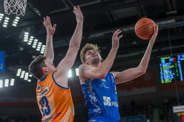 他已经进入 他已经进入