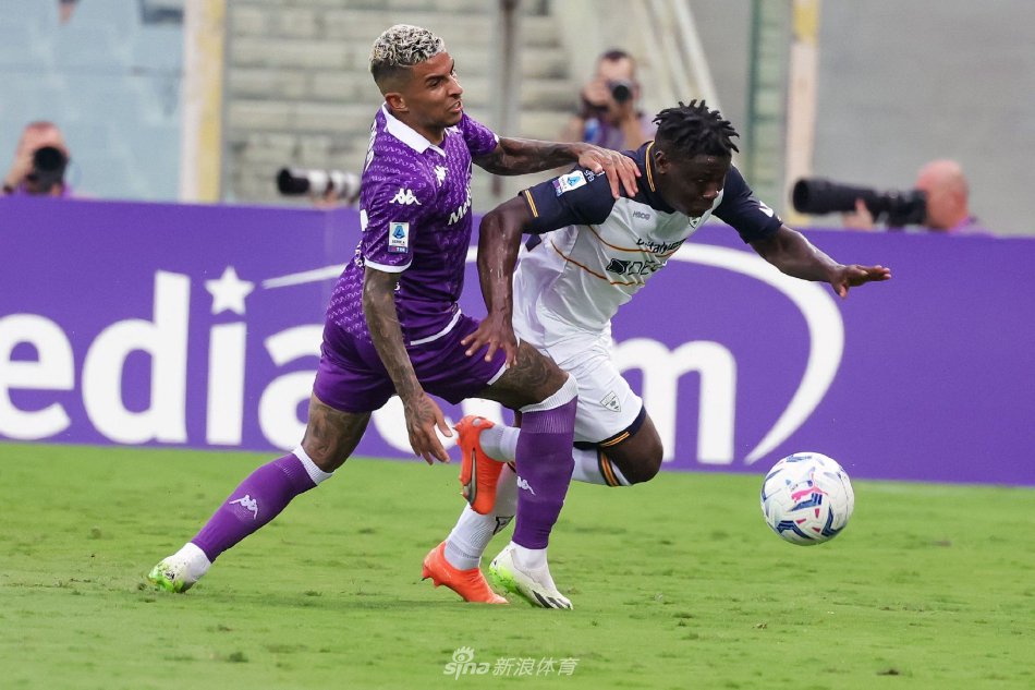 都是在被低 都是在被低