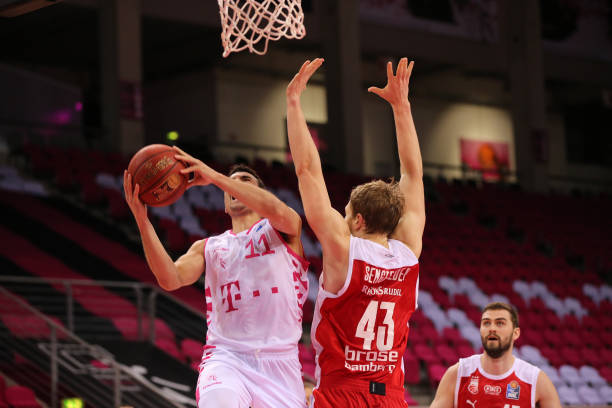 通过展示他 通过展示他